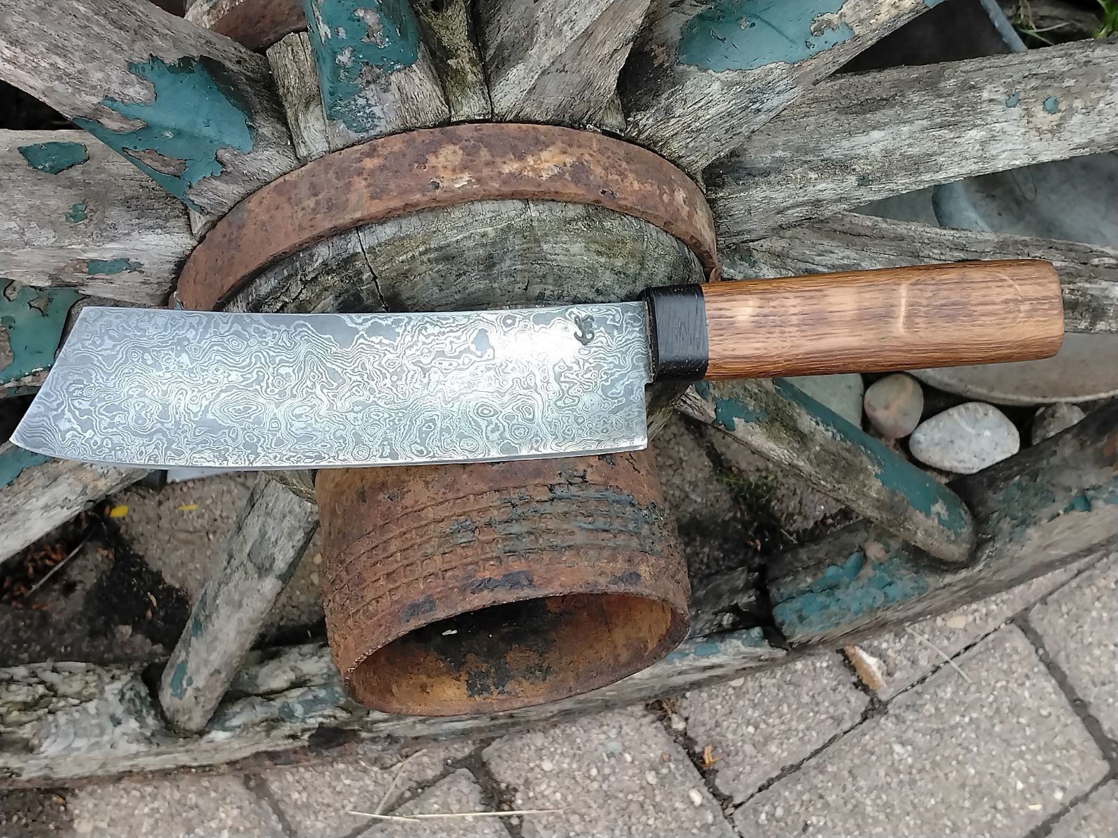 Couteau de cuisine damas ébène et chêne